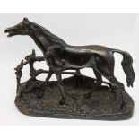 Pierre Jules Mène (Paris 1810 - 1879, französischer Skulpteur von überwiegend Pferden) Pferd am Zaun