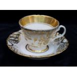 Biedermeier Kaffeetasse um 1860, Weißporzellan mit reichem Golddekor, Preßmarke CF