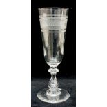 Champagnerglas19. Jh., Klarglas mit hohlgeblasenem Balusterschaft, umlaufende gouillochierte