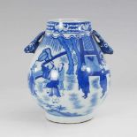 Vase in Unterglasur-Blaumalerei. China, Porzellan, gemarkt. Sehr bauchige Vase mit breiter