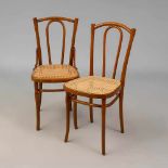 2 Kaffeehausstühle, Thonet. Prägestempel "Thonet" auf Frästeller, ab 1881, 1x undeutlich gemarkt.