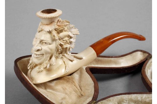 Pfeife Meerschaum Ende 19. Jh., Meerschaum fein beschnitzt, figürlich gearbeiteter Pfeifenkopf in