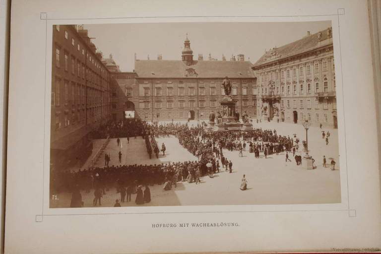 Fotoband "Ansichten von Wien" K.u.k. Hof-Photograph V. Angerer, Wien o. J. (um 1885), Querformat 8°, - Image 5 of 9