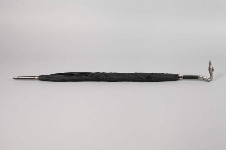 Regenschirm Brigg England, Anfang 20. Jh., geschwungener Silbergriff in Form eines Schwans, - Image 2 of 3