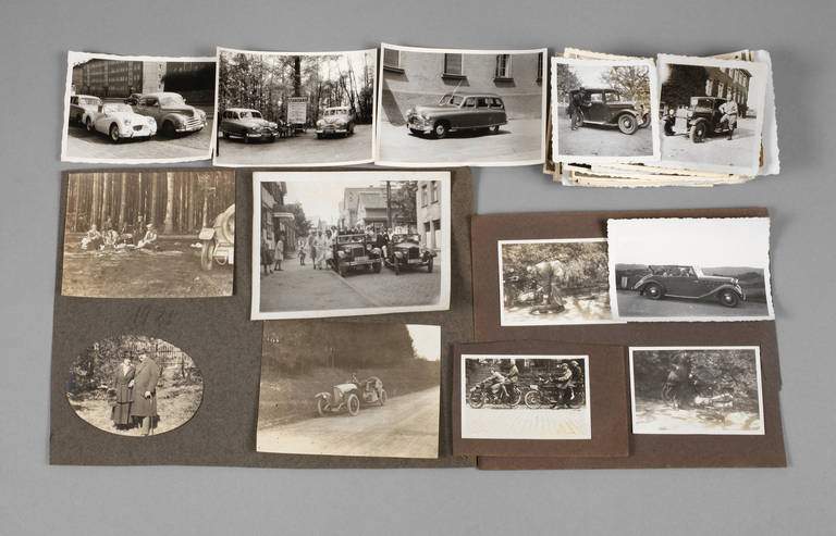 Sammlung Fotos Oldtimer 1920er bis 1940er Jahre, ca. 40 Fotografien mit Aufnahmen von versch. PKWs