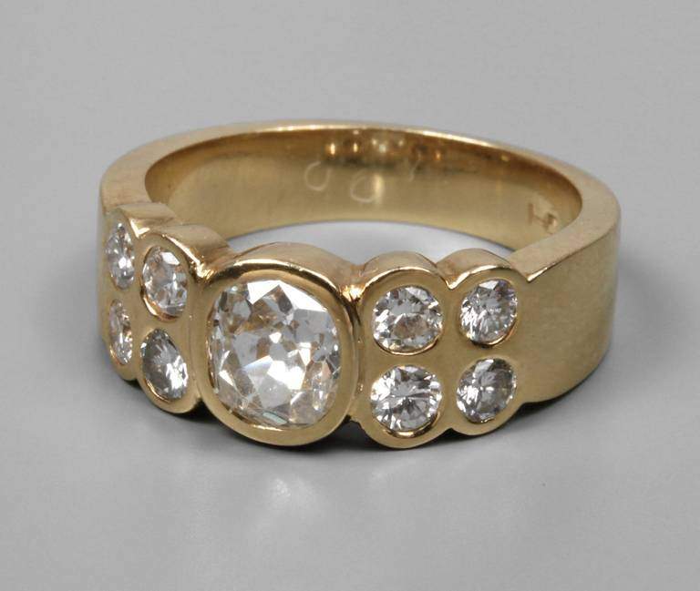 Brillantring ca. 1,3 ct 2. Hälfte 20. Jh. Gelbgold gestempelt 750, besetzt mit 8 Brillanten,