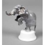 Rosenthal "Tanzender Elefant" Entwurf Karl Himmelstoss 1924, Modellnummer 726, Ausformung 1929,