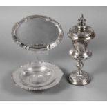 Silberpokal und zwei Schalen Pokal datiert den 12.02. 1852-1877, gestempelt 12 Lot, innen vergoldet,