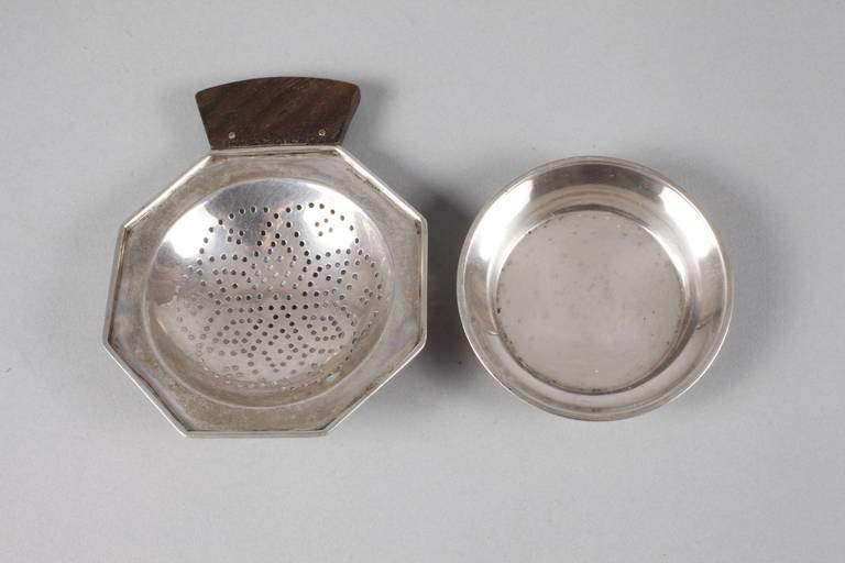 Silber Teesieb 1930er Jahre, gestempelt Halbmond, Krone, 800, Hersteller AN, Modellnummer 6051, - Image 2 of 4