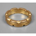 Ring aus 900 Gelbgold Ende 20. Jh., Gelbgold gestempelt 900, ca. 5 mm breite Schiene, RW 18,5 mm,