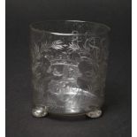 Barocker Wappenbecher 18. Jh., leicht unsauberes klares Glas mit unregelmäßigem Abriss, drei