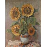 H. Schneider, Sonnenblumen prächtige Sonnenblumenblüten in goldstaffierter Porzellanvase auf