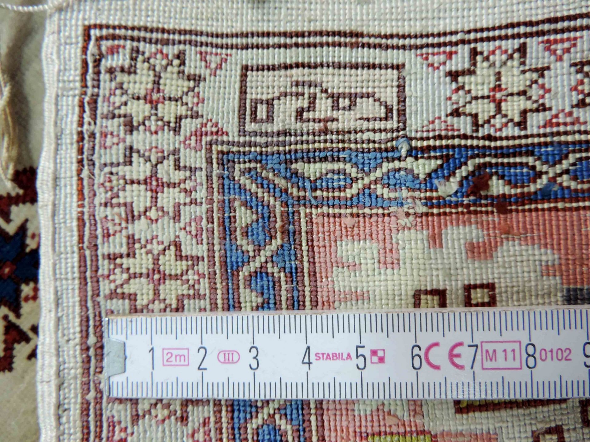 Hereke Gebetsteppich, Seide. Türkei, signiert. Selten feine Knüpfung.77 cm x 59 cm. Handgeknüpft, - Bild 8 aus 8