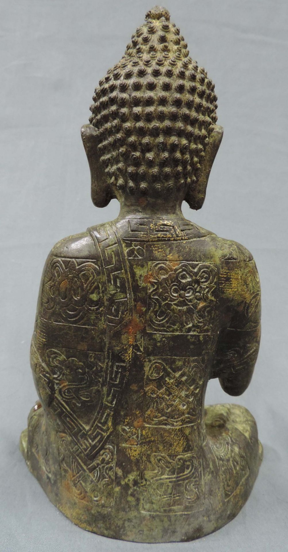 Buddha, Thailand, Bronze. Reste von goldener Farbe. Gefüllt.28 cm hoch. Gefüllt.Buddha Thailand. - Bild 3 aus 8