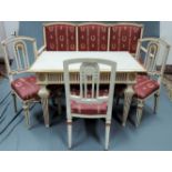 Sitzgruppe mit Tisch. Louis XVI / Empire aus der Zeit. Wohl 18. Jahrhundert.Das Sofa ist 99 cm hoch,