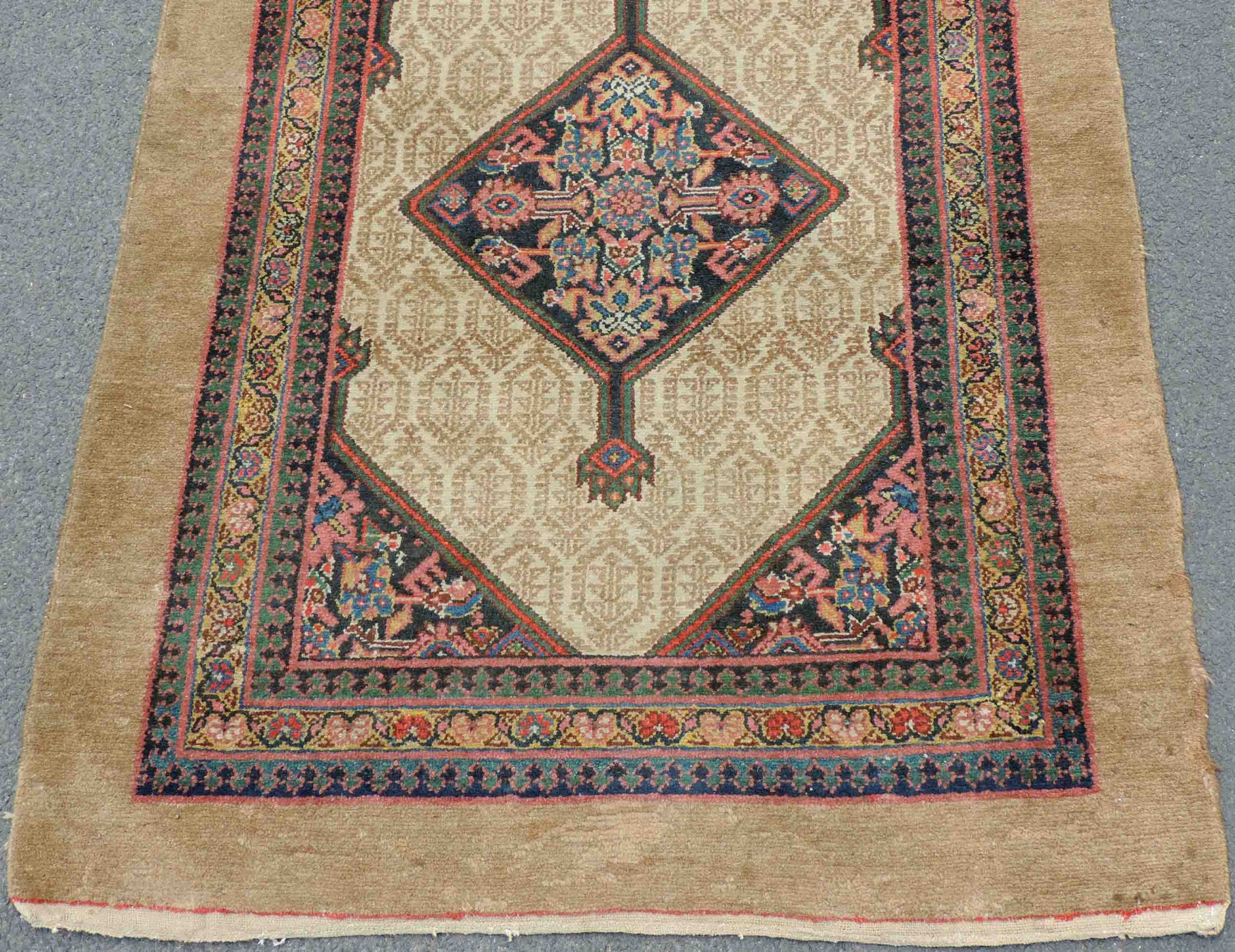 Hamadan Galerie Teppich. Iran, antik, um 1880. Multiple Medaillons.514 cm x 97 cm. Handgeknüpft. - Image 6 of 7