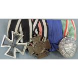 3 Orden, 1. Weltkrieg, Deutschland und Österreich Ungarn.Eisernes Kreuz mit Band. Ehrenkreuz für