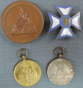3 Medaillen und ein Orden.3 medals and one decoration.