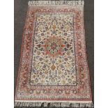 Isfahan Manufakturteppich, selten fein. Iran.254 cm x 150 cm. Handgeknüpft, Korkwolle mit Seide