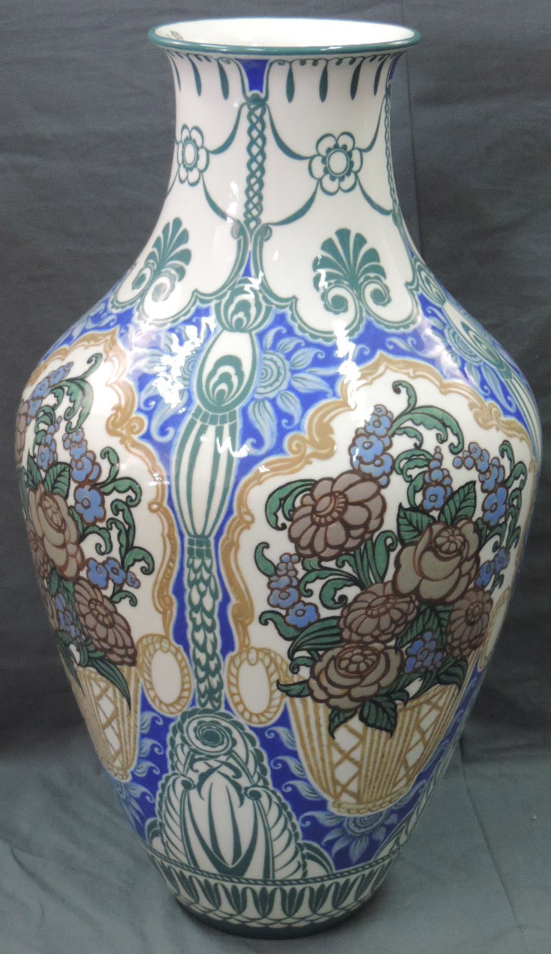 Art Déco Vase als Lampenfuß. Sèvres, 1923.72 cm hoch. Von der Porzellanmanufaktur aus unten offen - Bild 2 aus 7