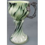 Jugendstil Überfangglas mit Zinnmontierung. Wohl WMF.26 cm hoch.Art Nouveau cameo glass with