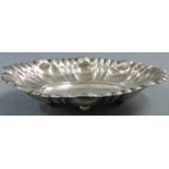 Kugelfuß-Schale, Silber 800. 516 Gramm.32,5 cm x 26 cm.Ball caster - bowl, silver 800. 516 grams.