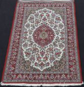 Ghom, Iran. Fein.200 cm x 133 cm. Handgeknüpfter Manufakturteppich, Wolle auf Baumwolle.Ghom rug