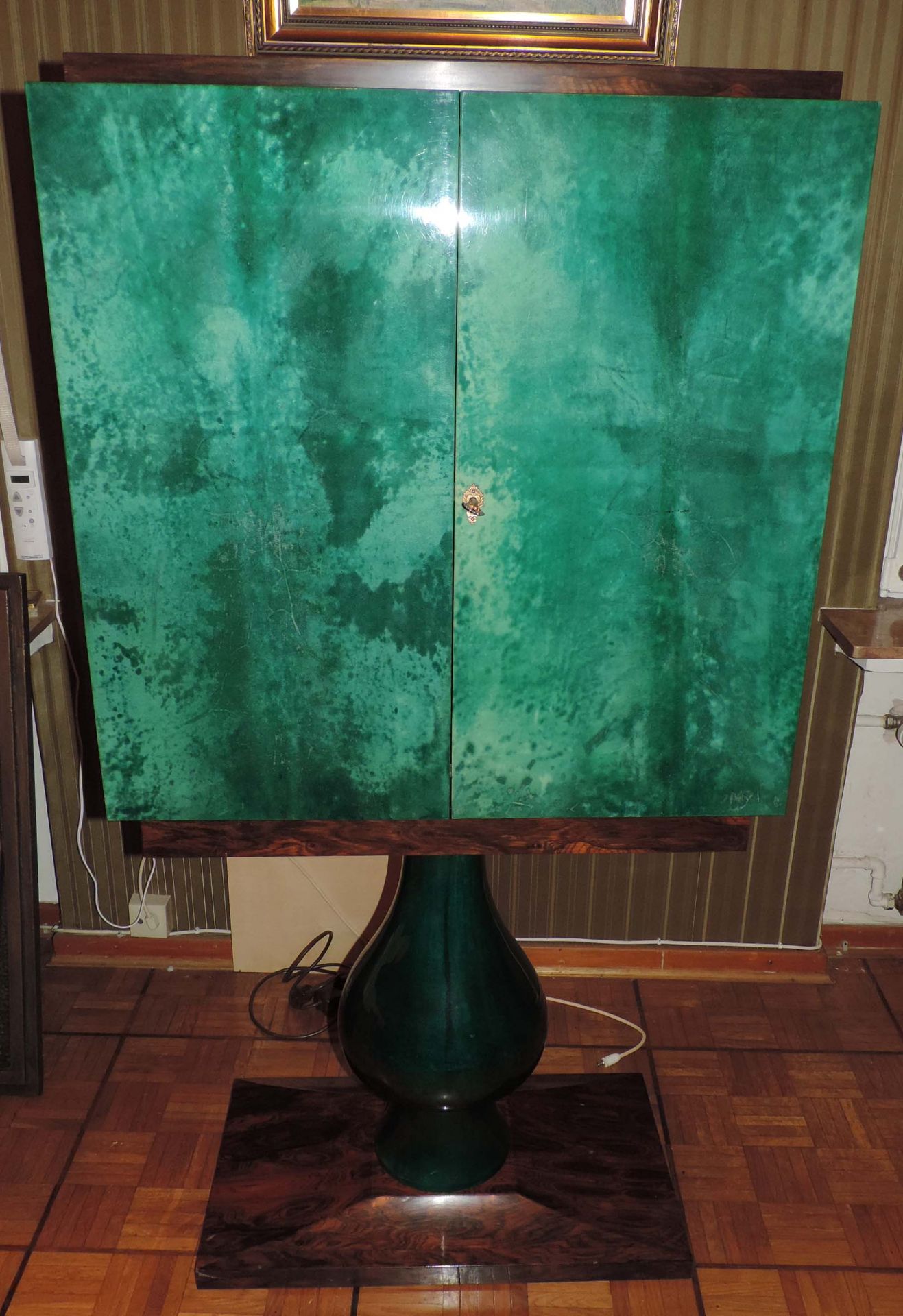 Aldo Tura, Bar. Colonna liscio, Modellnummer 1001 von 1972.156 cm x 80 cm x 40,5 cm. Rückwand und