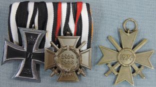 3 Orden, 1. und 2. Weltkrieg, Deutschland.Verdienstkreuz mit Schwertern 1939. Eisernes Kreuz mit