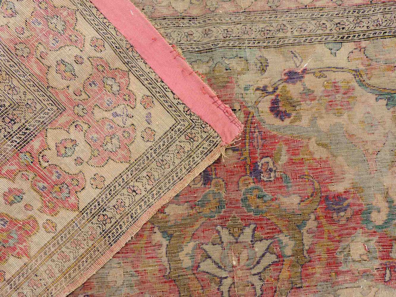 Safawiden Seidenteppich, Iran. Antik, 17. Jahrhundert. 162 cm x 116 cm. Handgeknüpft in Persien. - Image 5 of 6