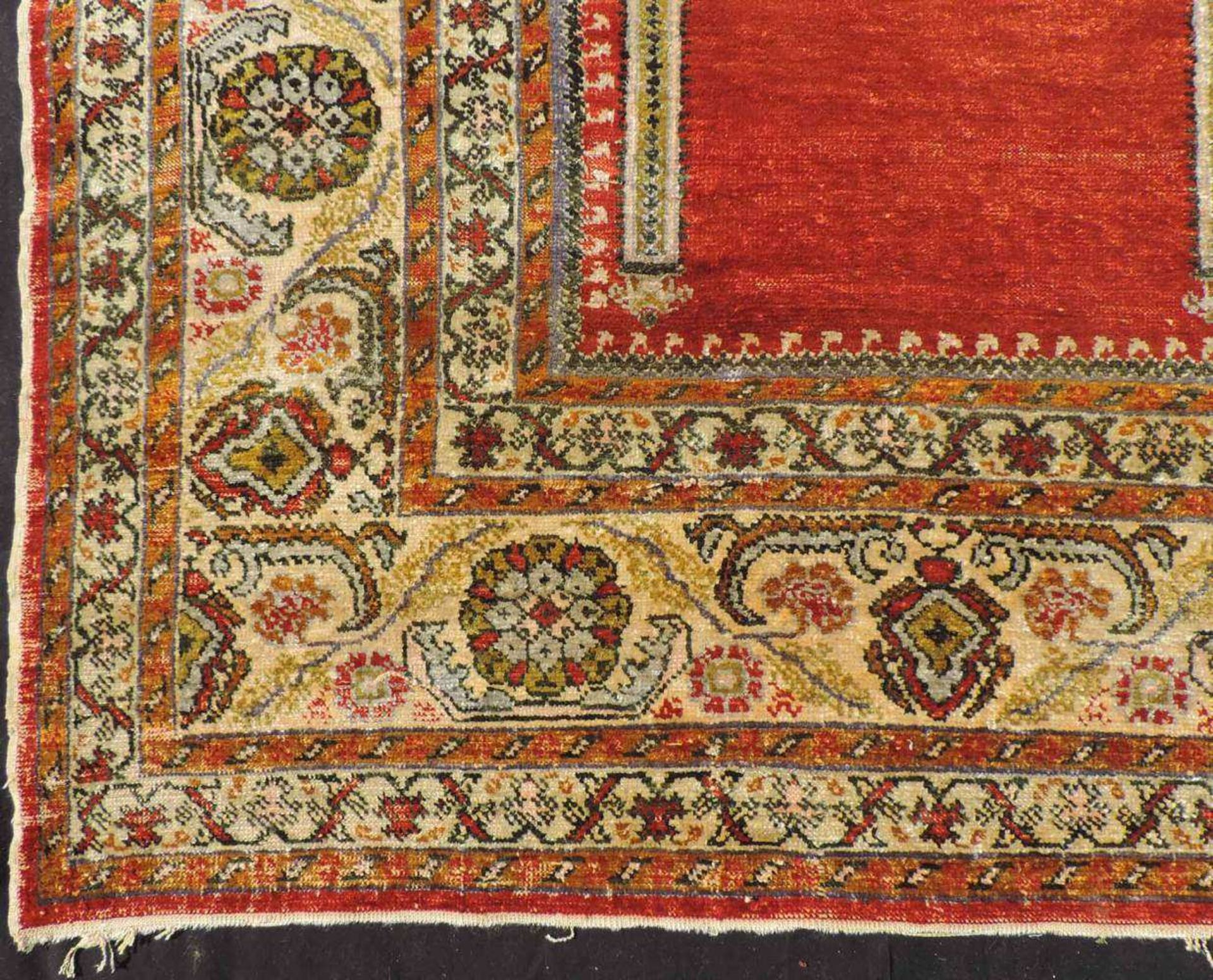Kayseri, Seide. Zentralanatolien, Türkei. Gebetsteppich. Antik, 19. Jahrhundert. 168 cm x 116 cm. - Image 6 of 12