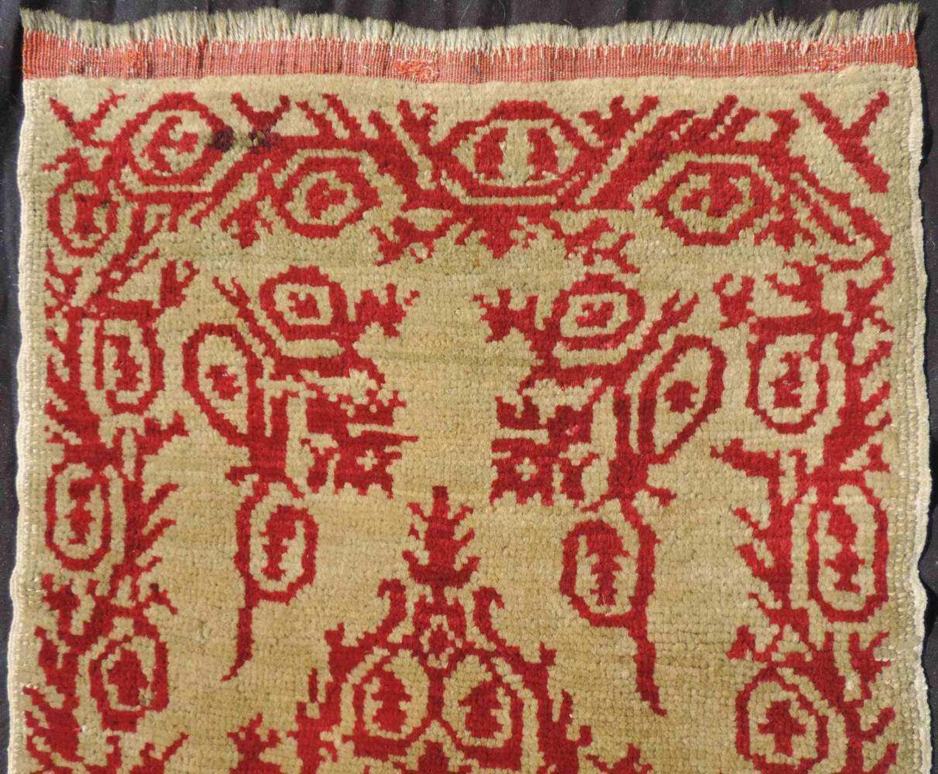 Kirsehir Yastik, Anatolien, Türkei. Antik, Mitte 19. Jahrhundert. 100 cm x 46 cm. Handgeknüpft. - Image 4 of 5