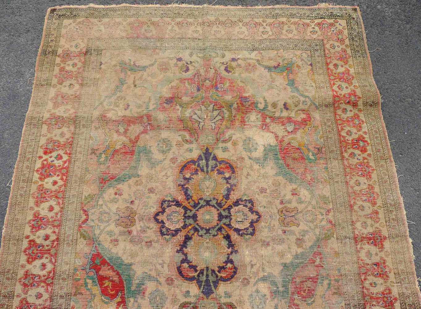 Safawiden Seidenteppich, Iran. Antik, 17. Jahrhundert. 162 cm x 116 cm. Handgeknüpft in Persien. - Image 4 of 6