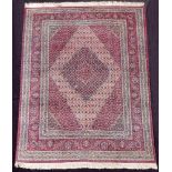 Täbriz Mahi Teppich. Iran. Fein. 345 cm x 251 cm. Handgeknüpft in Persien. Wolle auf Baumwolle.