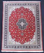 Ghom, Meisterteppich, Iran. Circa 10 x 10 Knoten pro cm. 300 cm x 201 cm. Handgeknüpft in Persien.