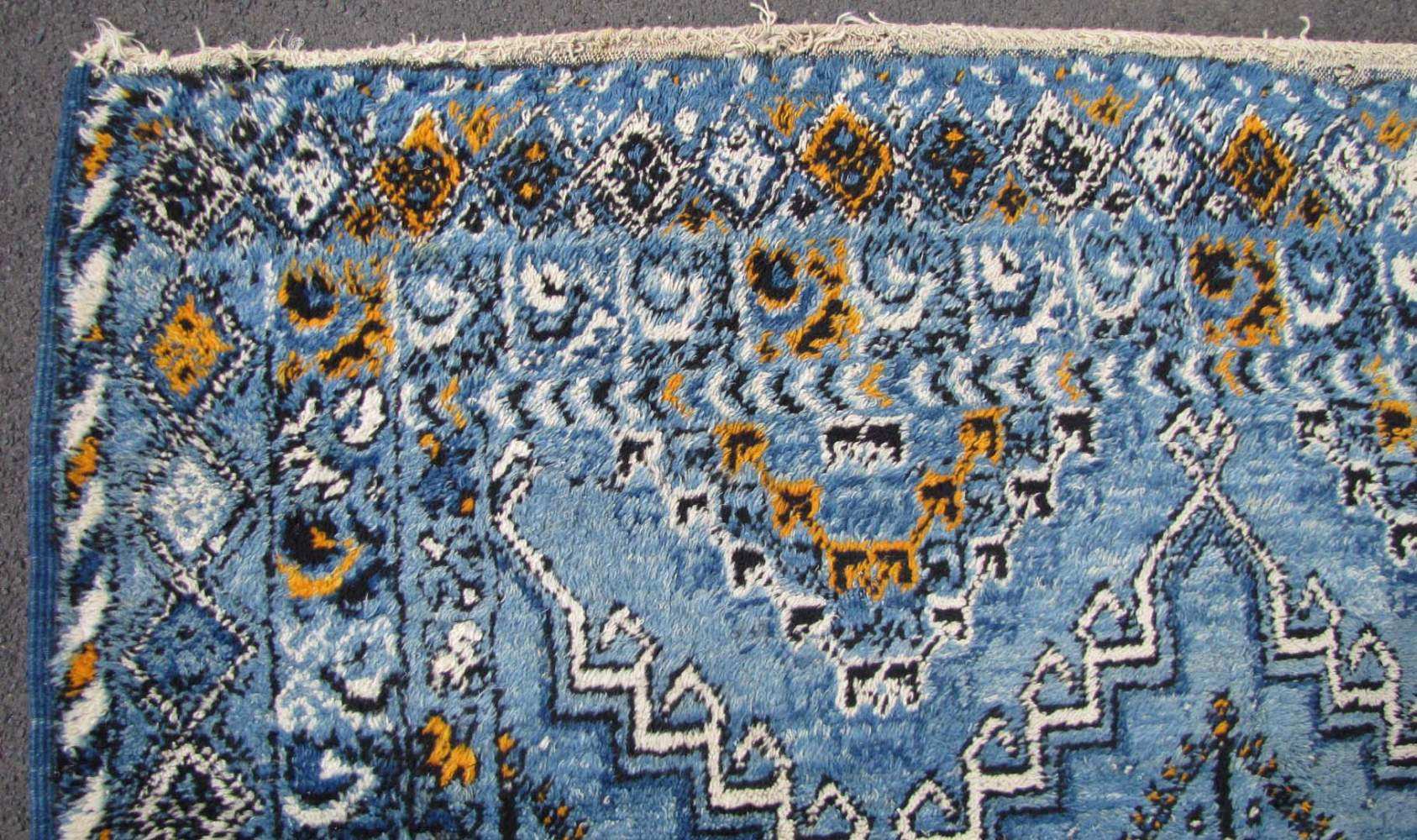 Rabat Teppich Marokko, alt, um 1940. 281 cm x 187 cm. Handgeknüpft aus West-Marokko mit indigoblauem - Image 11 of 12