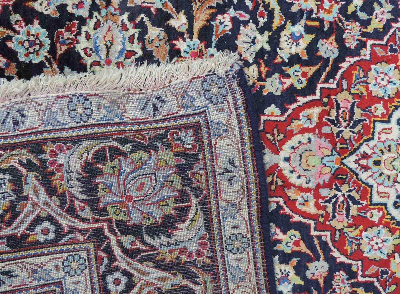 Keschan, Manufakturteppich, Seide. Iran. Fein. 158 cm x 111 cm. Handgeknüpft in Persien. Seide auf - Image 5 of 6