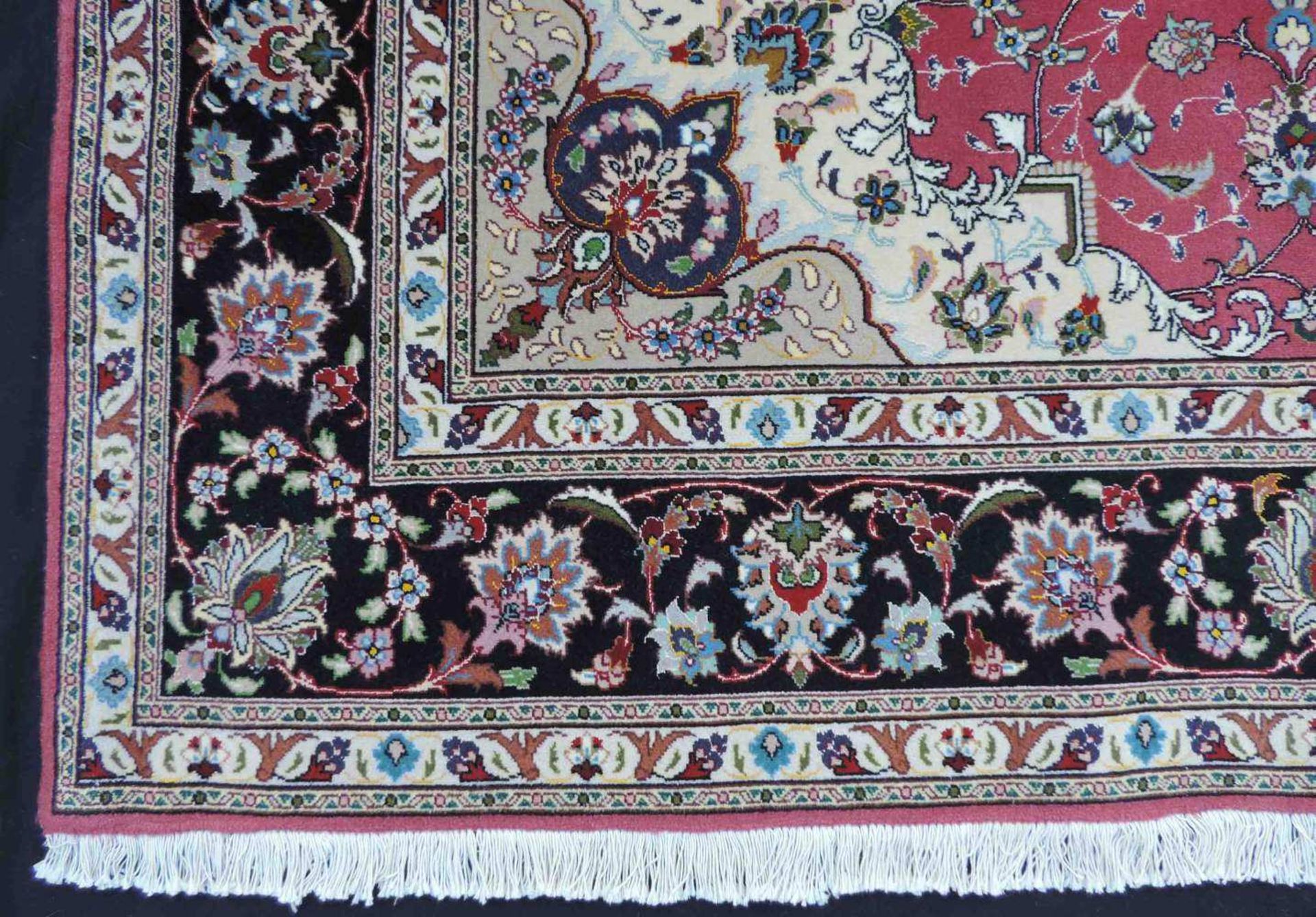 Täbriz, Teppich, Iran. Feine Knüpfung. 206 cm x 154 cm. Handgeknüpft in Persien. Korkwolle, mit - Image 3 of 10