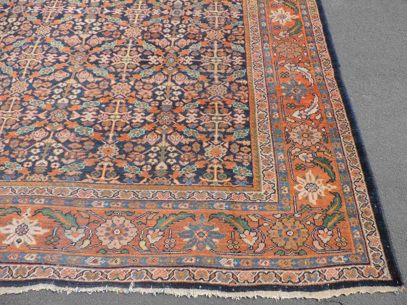 Mahal Salonteppich, Iran. Antik, um 1900. 345 cmx 275 cm. Handgeknüpft in Persien. Wolle auf - Image 3 of 8