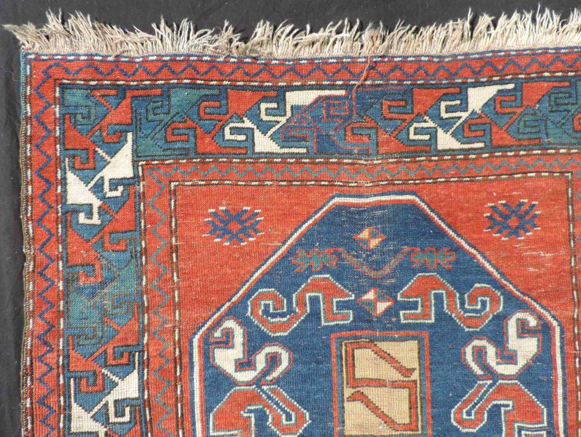Chondoresk, Wolkenband- Kasak Teppich. Kaukasus. Alt, um 1900. 180 cm x 116 cm. Handgeknüpft. - Image 9 of 13