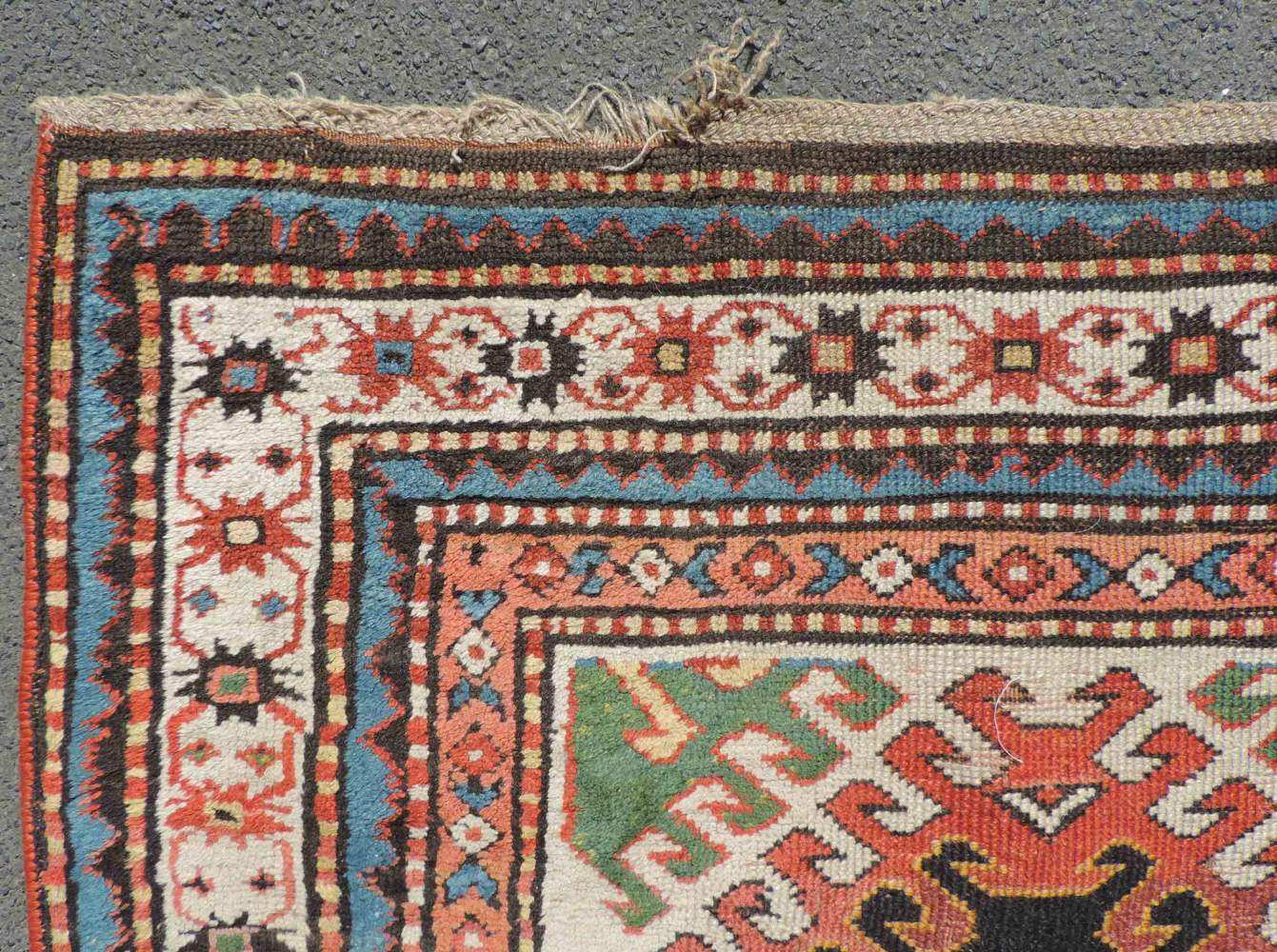 Bordjalou Kasak, Karabagh, Kaukasus. Antik, um 1870. 242 cm x 110 cm. Dorfteppich. Handgeknüpft. - Image 8 of 13