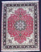 Täbriz, Teppich, Iran. Feine Knüpfung. 206 cm x 154 cm. Handgeknüpft in Persien. Korkwolle, mit