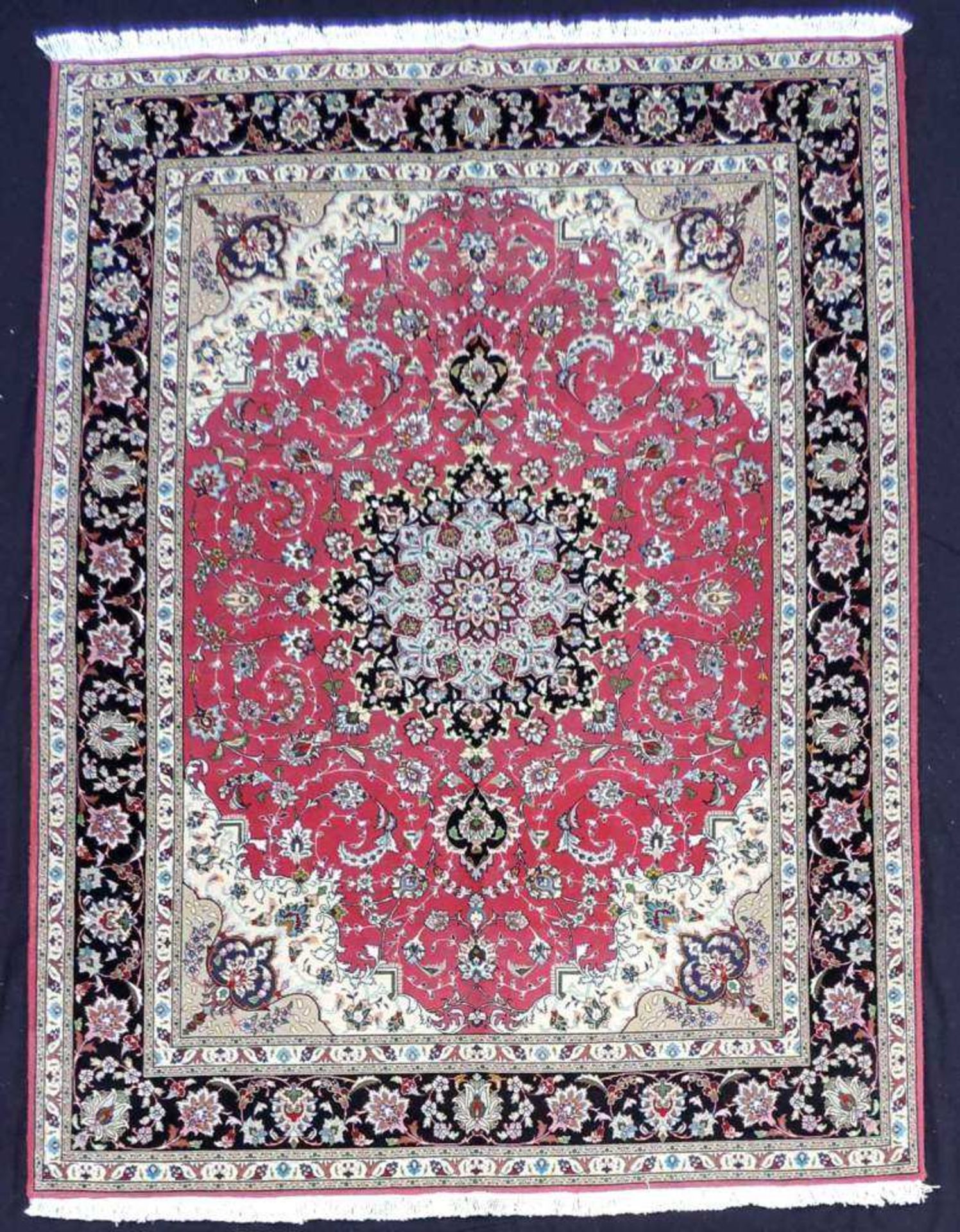 Täbriz, Teppich, Iran. Feine Knüpfung. 206 cm x 154 cm. Handgeknüpft in Persien. Korkwolle, mit