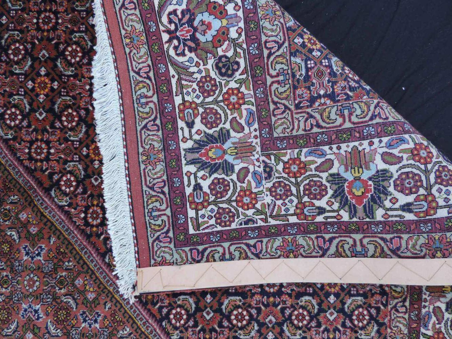 Bidjar. Teppich, Iran. Fein. 343 cm x 251 cm. Handgeknüpft in Persien. Korkwolle auf Baumwolle. - Image 5 of 14