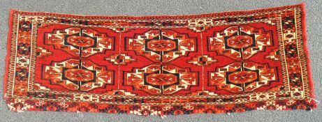 Tekke 6 - Gul Torba Stammesteppich, Turkmenistan. Antik, um 1880. 37 cm x 105 cm. Handgeknüpft.