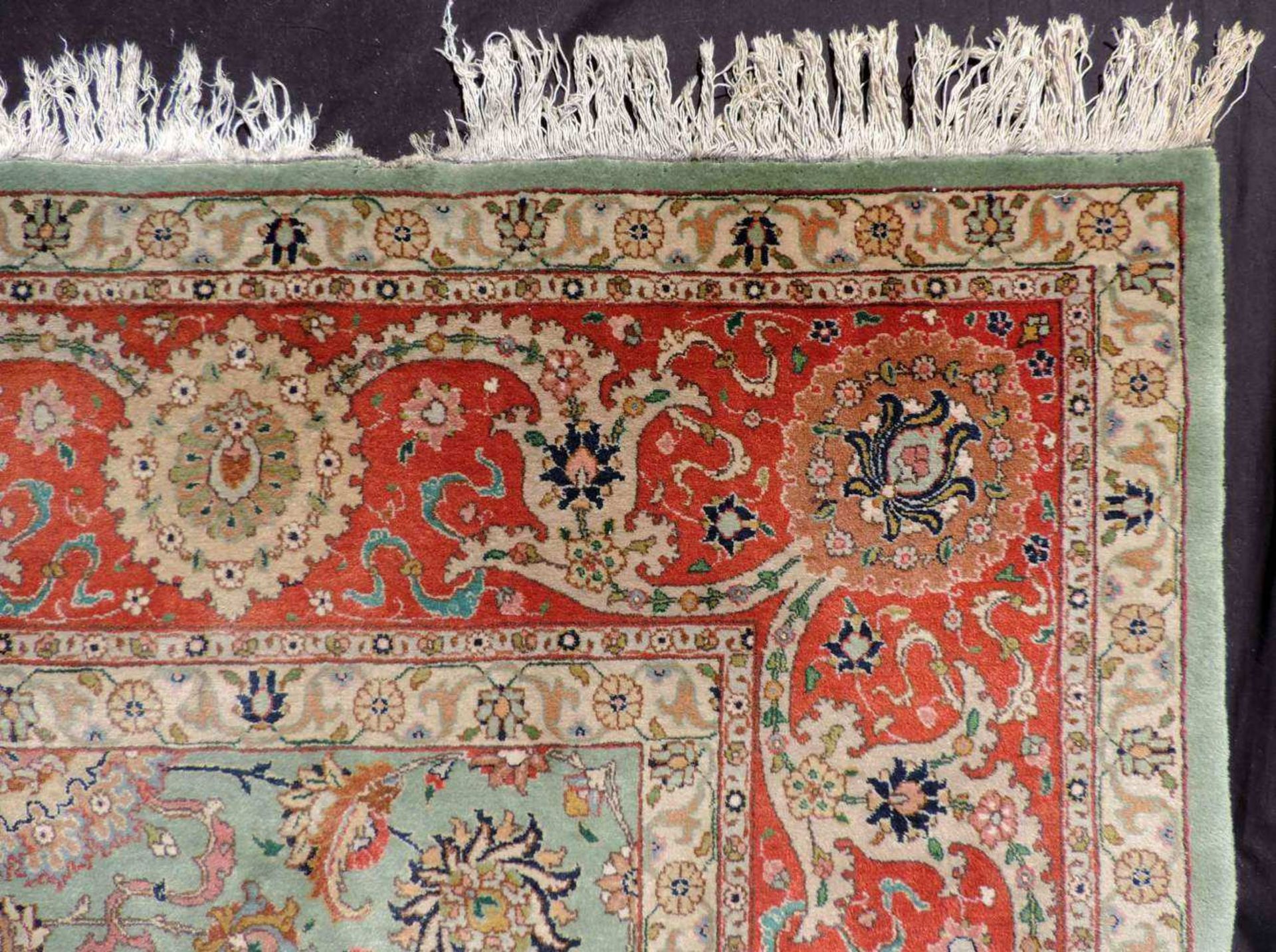 Täbriz "Shah - Abbas" Teppich. Iran. Fein. 344 cm x 251 cm. Handgeknüpft in Persien. Wolle auf - Image 9 of 13
