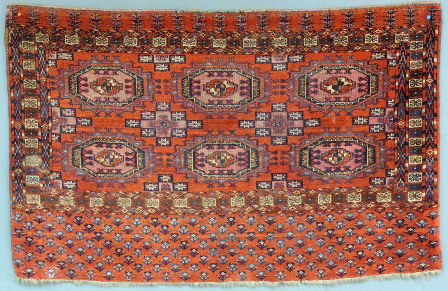 Tekke Tschowal Stammesteppich. Turkmenistan. Antik, um 1880. 74 cm x 118 cm. Handgeknüpft. Wolle und