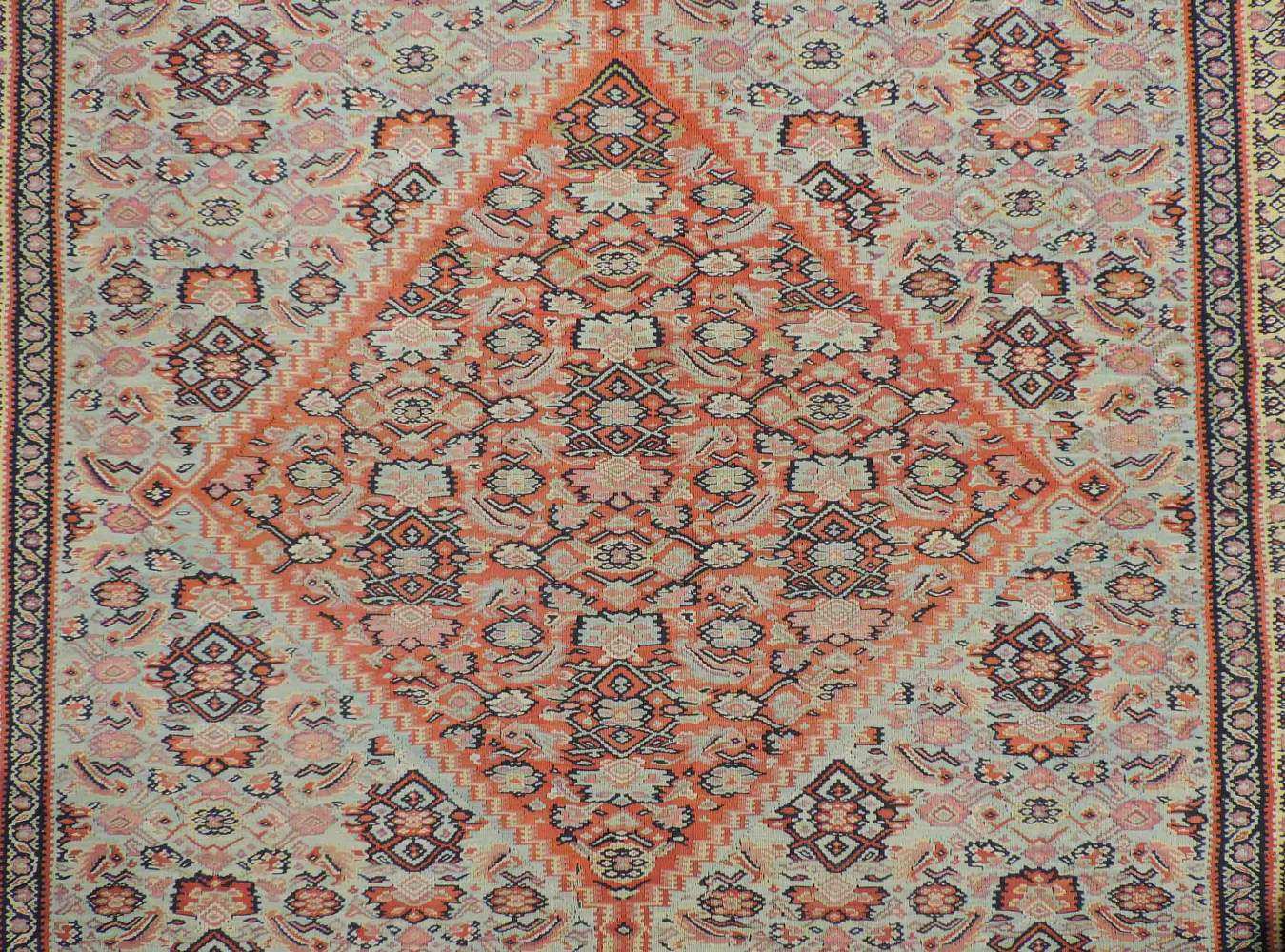 Senne Kelim, Teppich, Iran. Antik, Mitte 19. Jahrhundert. 195 cm x 127 cm. Handgewebt. Wolle auf - Image 3 of 5