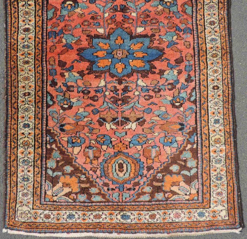 Hamadan Dorfteppich, Iran. Alt, um 1930. 151 cm x 97 cm. Handgeknüpft in Persien. Wolle auf - Image 2 of 4