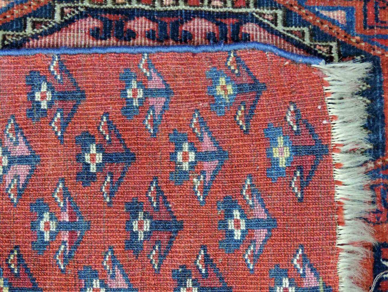 Tekke Tschowal Stammesteppich. Turkmenistan. Antik, um 1880. 74 cm x 118 cm. Handgeknüpft. Wolle und - Image 4 of 6